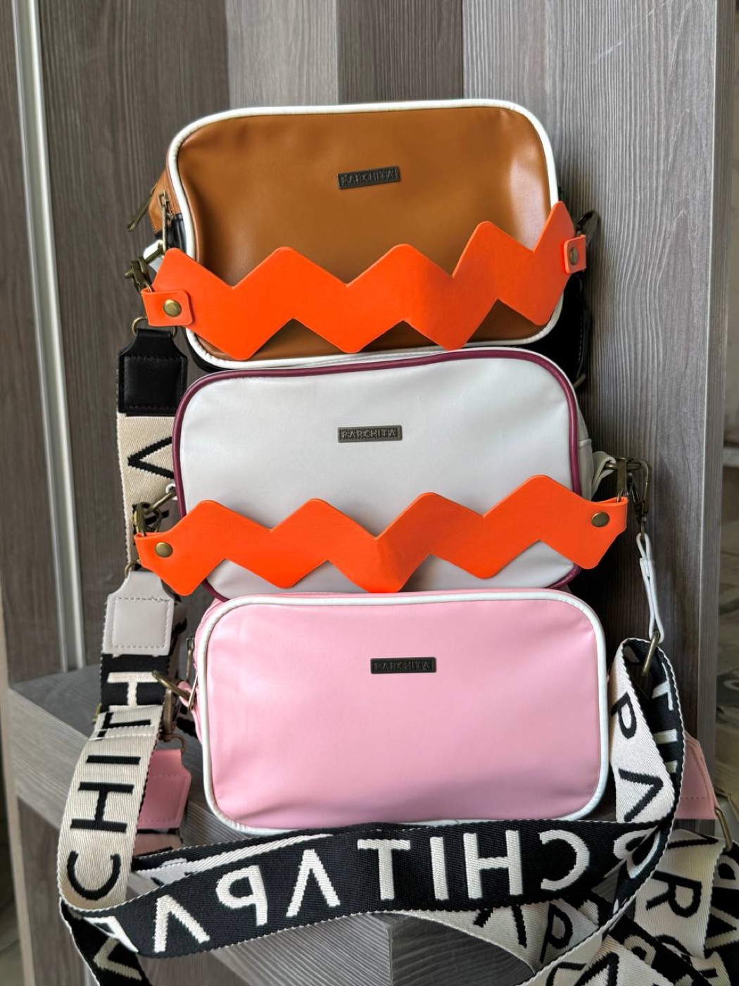 Cartera Parchita AAA